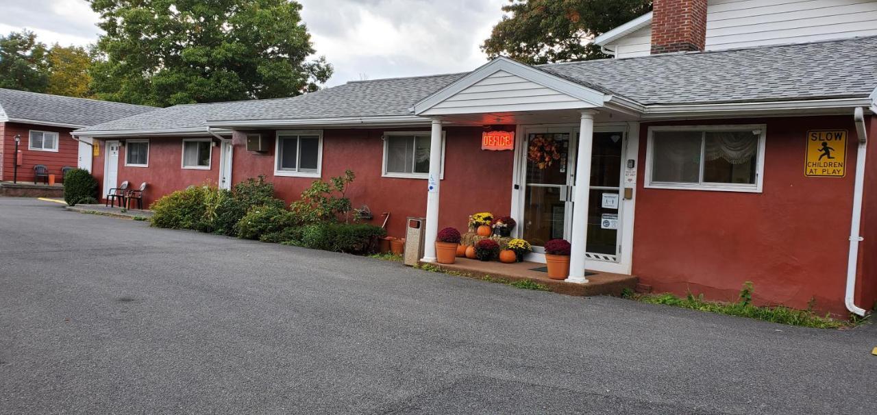 Red Ranch Inn Catskill Exterior photo