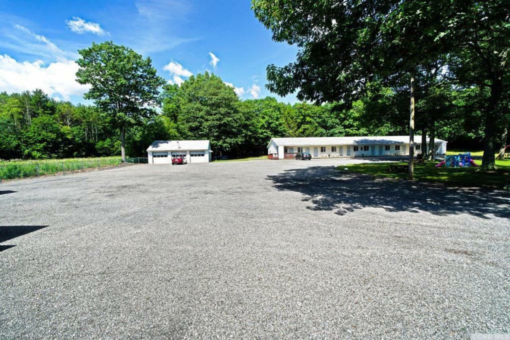 Red Ranch Inn Catskill Exterior photo