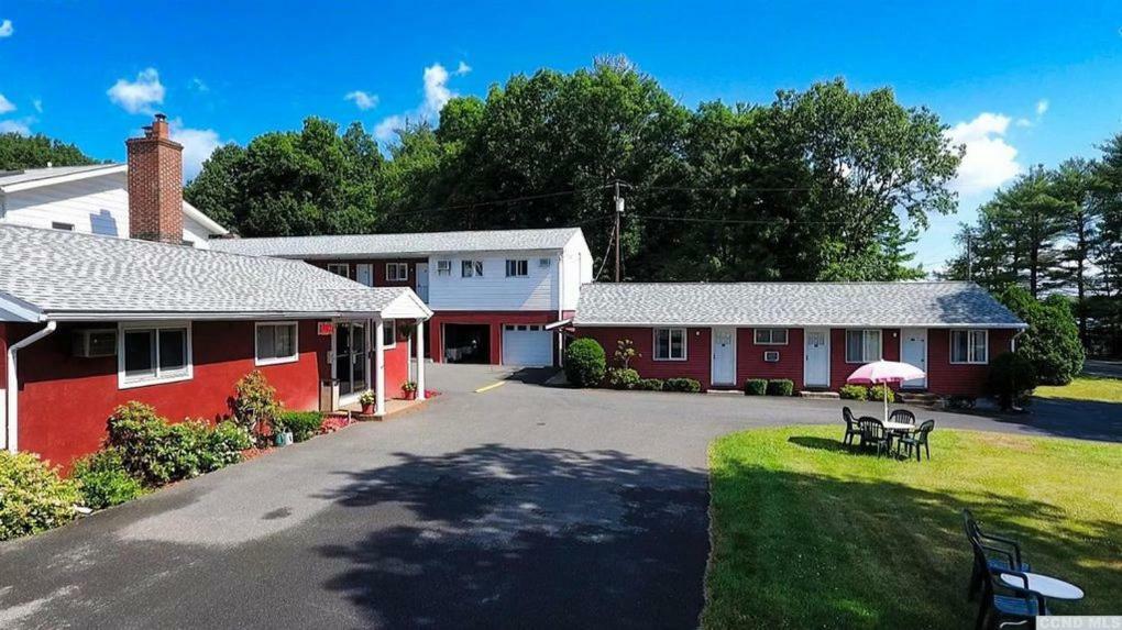 Red Ranch Inn Catskill Exterior photo
