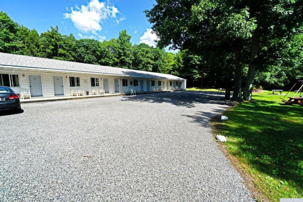 Red Ranch Inn Catskill Exterior photo